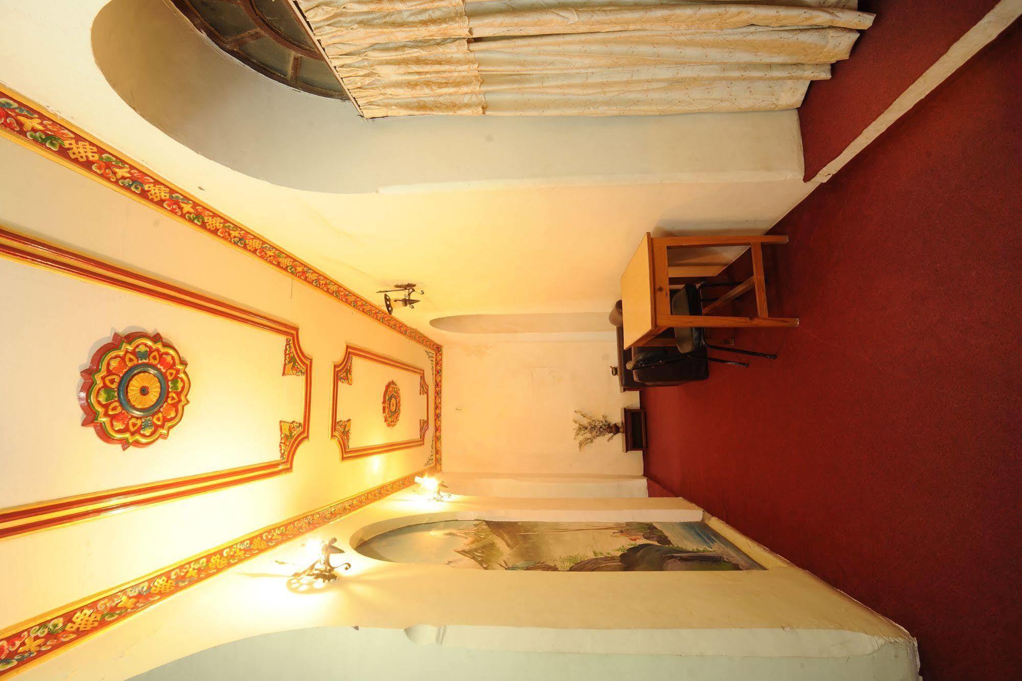 Hotel Himalaya Yoga Katmandú Exterior foto